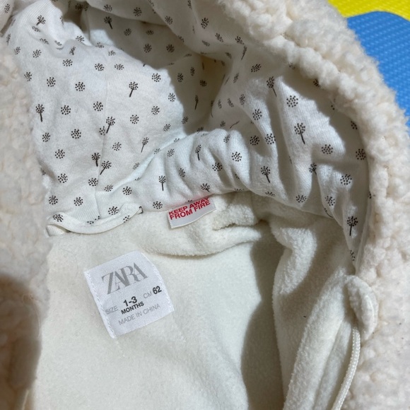 Zara romper with long sleeves - Picture 2 of 2